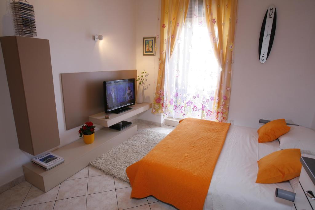 Apartments Marmont Split Pokoj fotografie